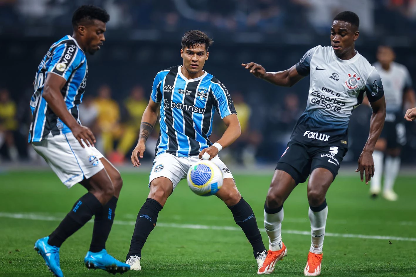 Apakah Itu Peraduan dalam Bola Sepak?